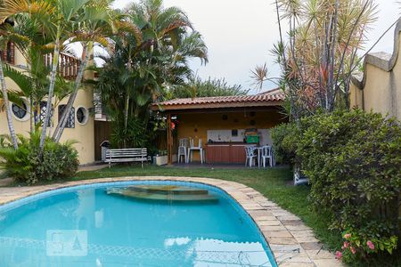 Casa à venda com 590m², 5 quartos e 5 vagasÁrea comum - Piscina