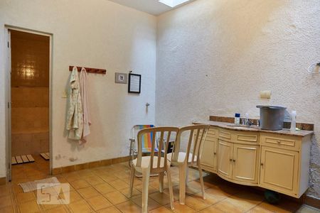 Casa à venda com 590m², 5 quartos e 5 vagasSauna