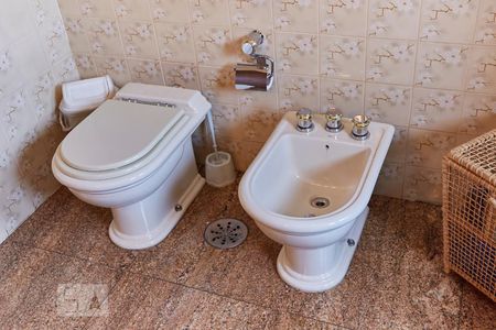 Casa à venda com 590m², 5 quartos e 5 vagasBanheiro da Suite 3