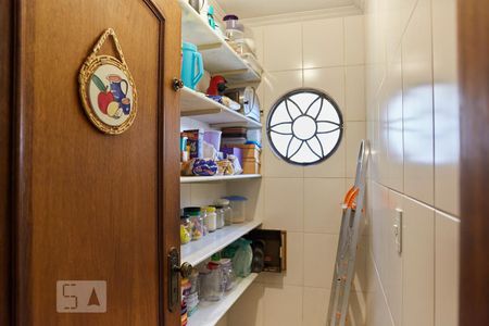 Casa à venda com 590m², 5 quartos e 5 vagasDespensa