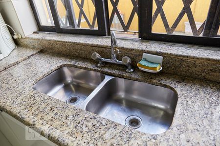 Casa à venda com 590m², 5 quartos e 5 vagasCozinha