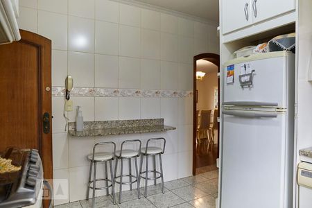 Casa à venda com 590m², 5 quartos e 5 vagasCozinha