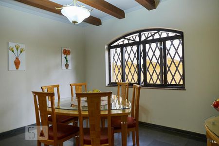 Casa à venda com 590m², 5 quartos e 5 vagasSala de Almoço