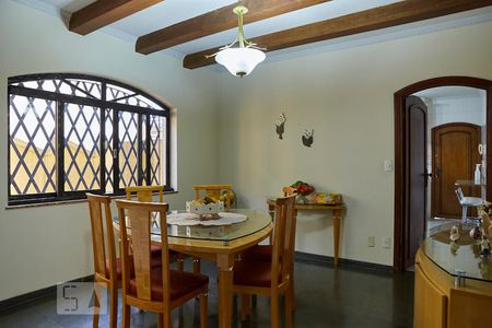 Casa à venda com 590m², 5 quartos e 5 vagasSala de Almoço