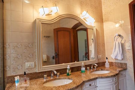 Casa à venda com 590m², 5 quartos e 5 vagasBanheiro da Suite 3