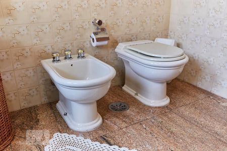 Casa à venda com 590m², 5 quartos e 5 vagasBanheiro da Suite 1