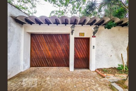 Fachada de casa à venda com 4 quartos, 1200m² em Barro Branco (zona Norte), São Paulo