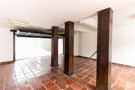 Garagem de casa à venda com 4 quartos, 1200m² em Barro Branco (zona Norte), São Paulo