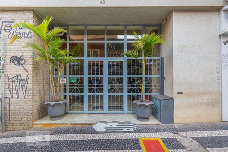 Fachada de kitnet/studio para alugar com 1 quarto, 39m² em Centro, Campinas