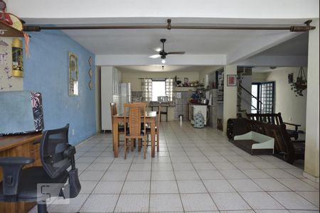 Sala de casa à venda com 2 quartos, 160m² em Freguesia de Jacarepaguá, Rio de Janeiro