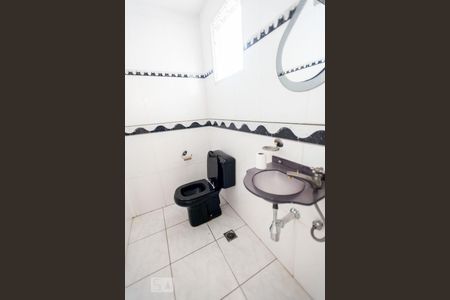 Banheiro Social de casa para alugar com 4 quartos, 274m² em Guará Ii, Brasília