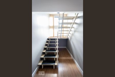 Escada 1 de casa para alugar com 4 quartos, 274m² em Guará Ii, Brasília