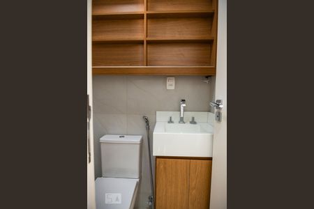 Apartamento à venda com 90m², 3 quartos e 1 vaga Apartamento à venda com 90m², 3 quartos e 1 vagaBanheiro Social