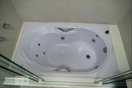 Apartamento à venda com 90m², 3 quartos e 1 vaga Apartamento à venda com 90m², 3 quartos e 1 vagaBanheiro da Suíte