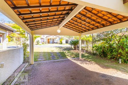 Vista da sala de casa de condomínio para alugar com 3 quartos, 117m² em Parque Rural Fazenda Santa Cândida, Campinas