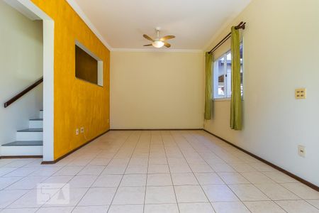 Sala de casa de condomínio para alugar com 3 quartos, 117m² em Parque Rural Fazenda Santa Cândida, Campinas