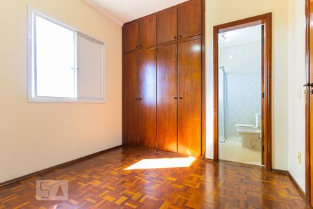 Quarto 1 - Suíte de casa de condomínio para alugar com 3 quartos, 117m² em Parque Rural Fazenda Santa Cândida, Campinas