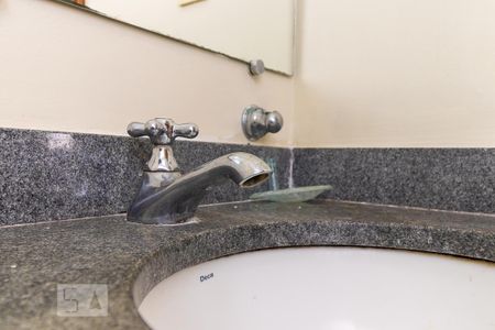 Lavabo de casa de condomínio para alugar com 3 quartos, 117m² em Parque Rural Fazenda Santa Cândida, Campinas