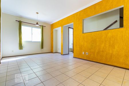 Sala de casa de condomínio para alugar com 3 quartos, 117m² em Parque Rural Fazenda Santa Cândida, Campinas