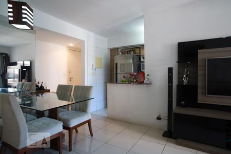 Apartamento para alugar com 67m², 2 quartos e 1 vagaSala