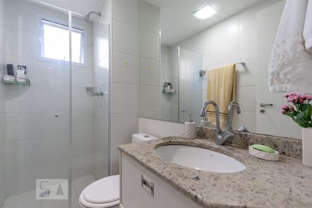 Apartamento para alugar com 56m², 2 quartos e 1 vaga Apartamento para alugar com 56m², 2 quartos e 1 vagaBanheiro da suíte