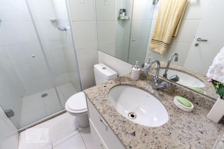 Apartamento para alugar com 56m², 2 quartos e 1 vaga Apartamento para alugar com 56m², 2 quartos e 1 vagaBanheiro da suíte