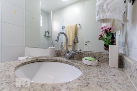 Apartamento para alugar com 56m², 2 quartos e 1 vaga Apartamento para alugar com 56m², 2 quartos e 1 vagaBanheiro da suíte - Pia