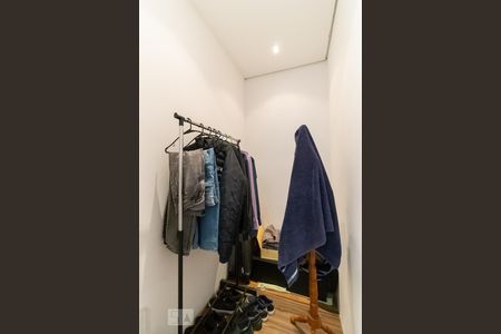 Casa para alugar com 300m², 5 quartos e 2 vagas Casa para alugar com 300m², 5 quartos e 2 vagasCloset da Suíte