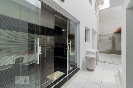 Casa para alugar com 300m², 5 quartos e 2 vagas Casa para alugar com 300m², 5 quartos e 2 vagasÁrea Externa