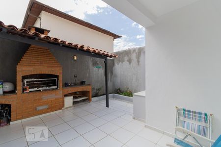 Casa para alugar com 300m², 5 quartos e 2 vagas Casa para alugar com 300m², 5 quartos e 2 vagasÁrea Externa