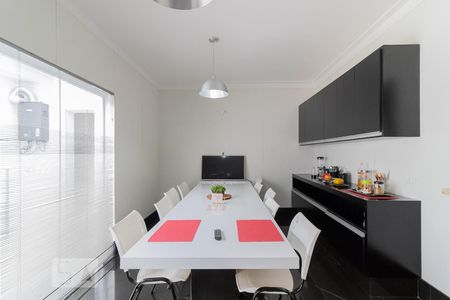 Casa para alugar com 300m², 5 quartos e 2 vagas Casa para alugar com 300m², 5 quartos e 2 vagasCozinha