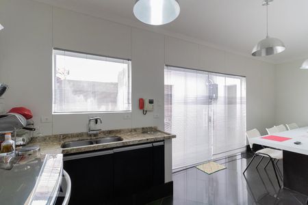 Casa para alugar com 300m², 5 quartos e 2 vagas Casa para alugar com 300m², 5 quartos e 2 vagasCozinha