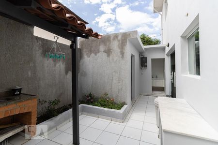 Casa para alugar com 300m², 5 quartos e 2 vagas Casa para alugar com 300m², 5 quartos e 2 vagasÁrea Externa