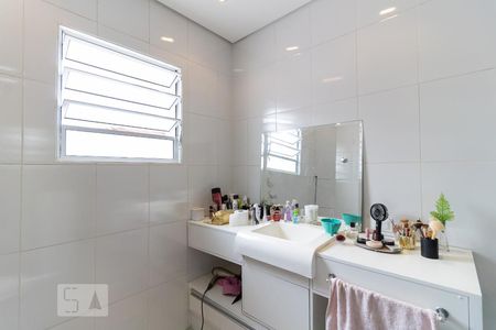 Casa para alugar com 300m², 5 quartos e 2 vagas Casa para alugar com 300m², 5 quartos e 2 vagasBanheiro Social 1