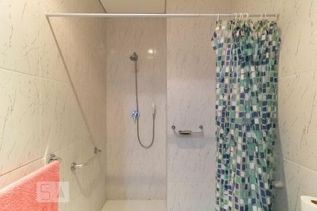 Casa para alugar com 300m², 5 quartos e 2 vagas Casa para alugar com 300m², 5 quartos e 2 vagasBanheiro da Suíte 2