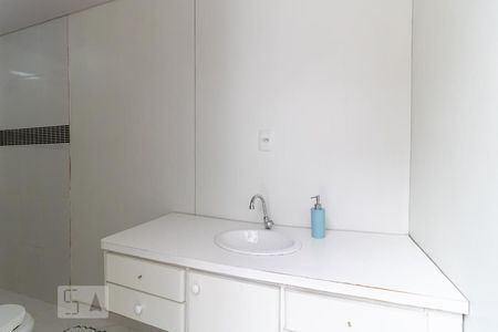 Casa para alugar com 300m², 5 quartos e 2 vagas Casa para alugar com 300m², 5 quartos e 2 vagasBanheiro Social 2