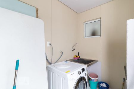 Casa para alugar com 300m², 5 quartos e 2 vagas Casa para alugar com 300m², 5 quartos e 2 vagasLavanderia