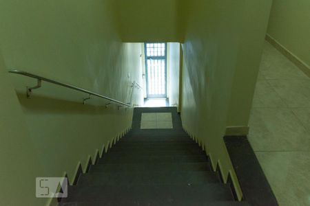 Studio para alugar com 50m², 1 quarto e sem vaga Studio para alugar com 50m², 1 quarto e sem vagaEscada
