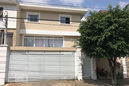Casa à venda com 450m², 4 quartos e 6 vagasFachada