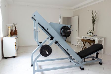 Casa à venda com 450m², 4 quartos e 6 vagasAcademia