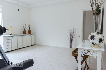 Casa à venda com 450m², 4 quartos e 6 vagasAcademia