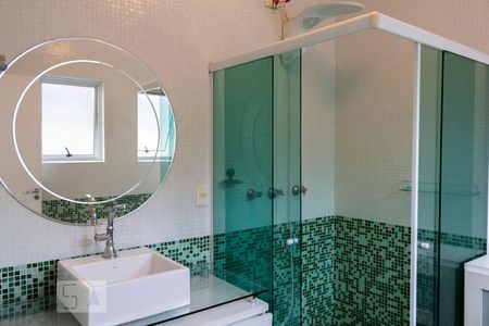 Casa à venda com 450m², 4 quartos e 6 vagasBanheiro da Suíte 1