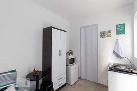 Kitnet de kitnet/studio para alugar com 1 quarto, 10m² em Vila Osasco, Osasco
