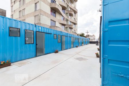 Área comum de kitnet/studio para alugar com 1 quarto, 10m² em Vila Osasco, Osasco