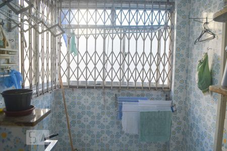 Apartamento à venda com 77m², 2 quartos e 1 vagaÁrea de Serviço