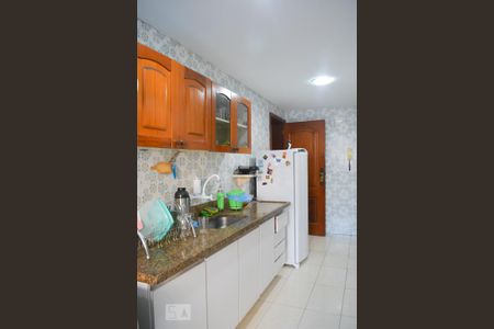 Apartamento à venda com 77m², 2 quartos e 1 vagaCozinha