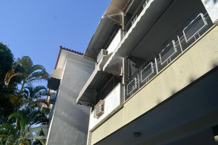 Apartamento à venda com 77m², 2 quartos e 1 vagaFachada