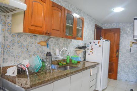 Apartamento à venda com 77m², 2 quartos e 1 vagaCozinha