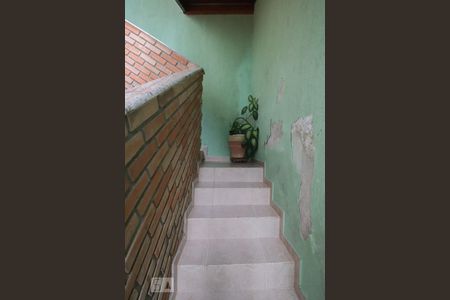 Casa à venda com 300m², 2 quartos e 2 vagasEscadas externa