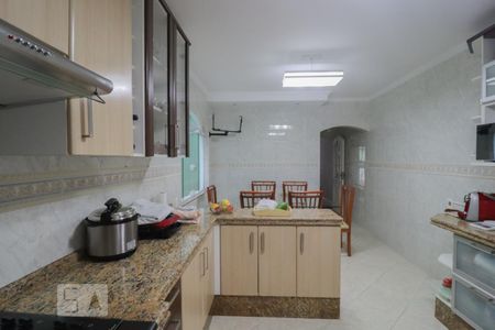 Casa à venda com 300m², 2 quartos e 2 vagasCozinha